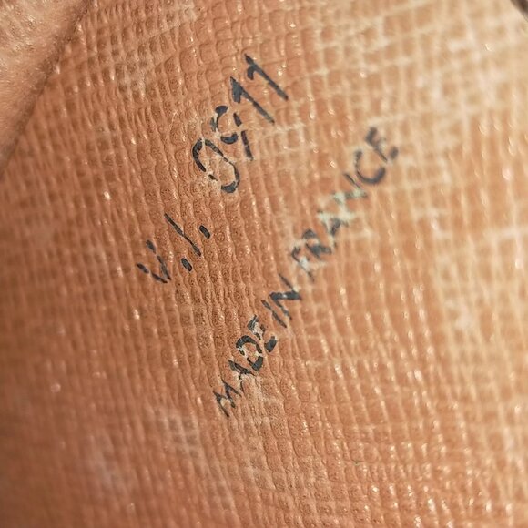 Authentic Louis Vuitton Mini Saint Cloud Monogram Shoulder Bag 223-121925 - Picture 8 of 9